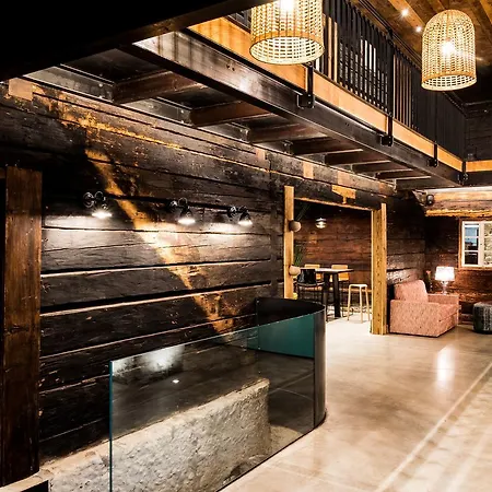 Lantgård Peakini Farmhaus