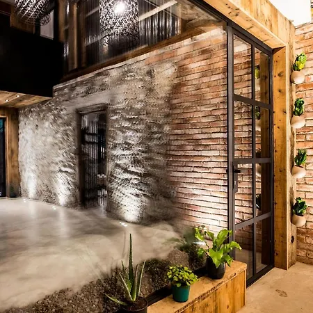 Peakini Farmhaus